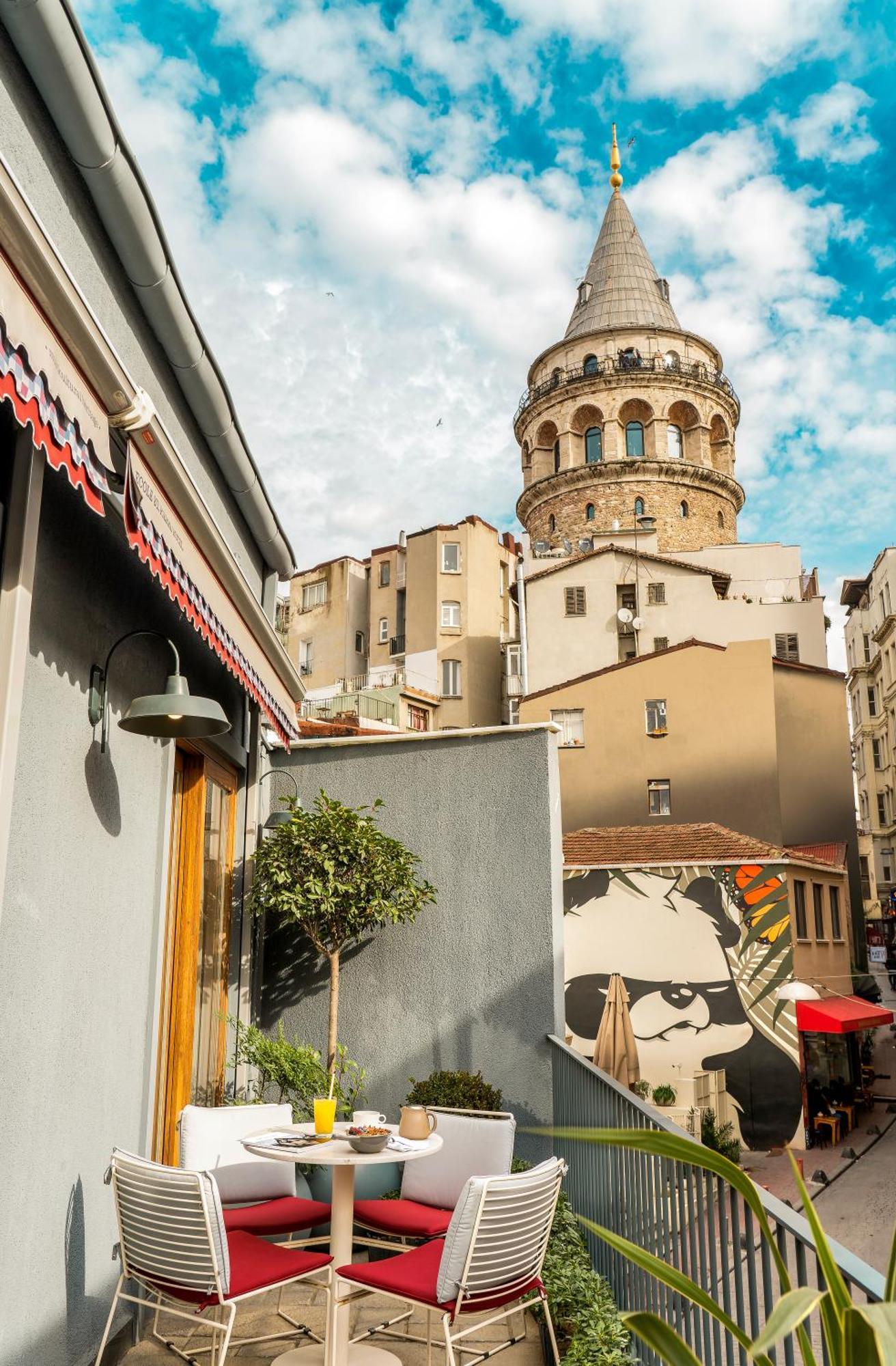 Ecole St. Pierre Hotel Istanbul Bagian luar foto