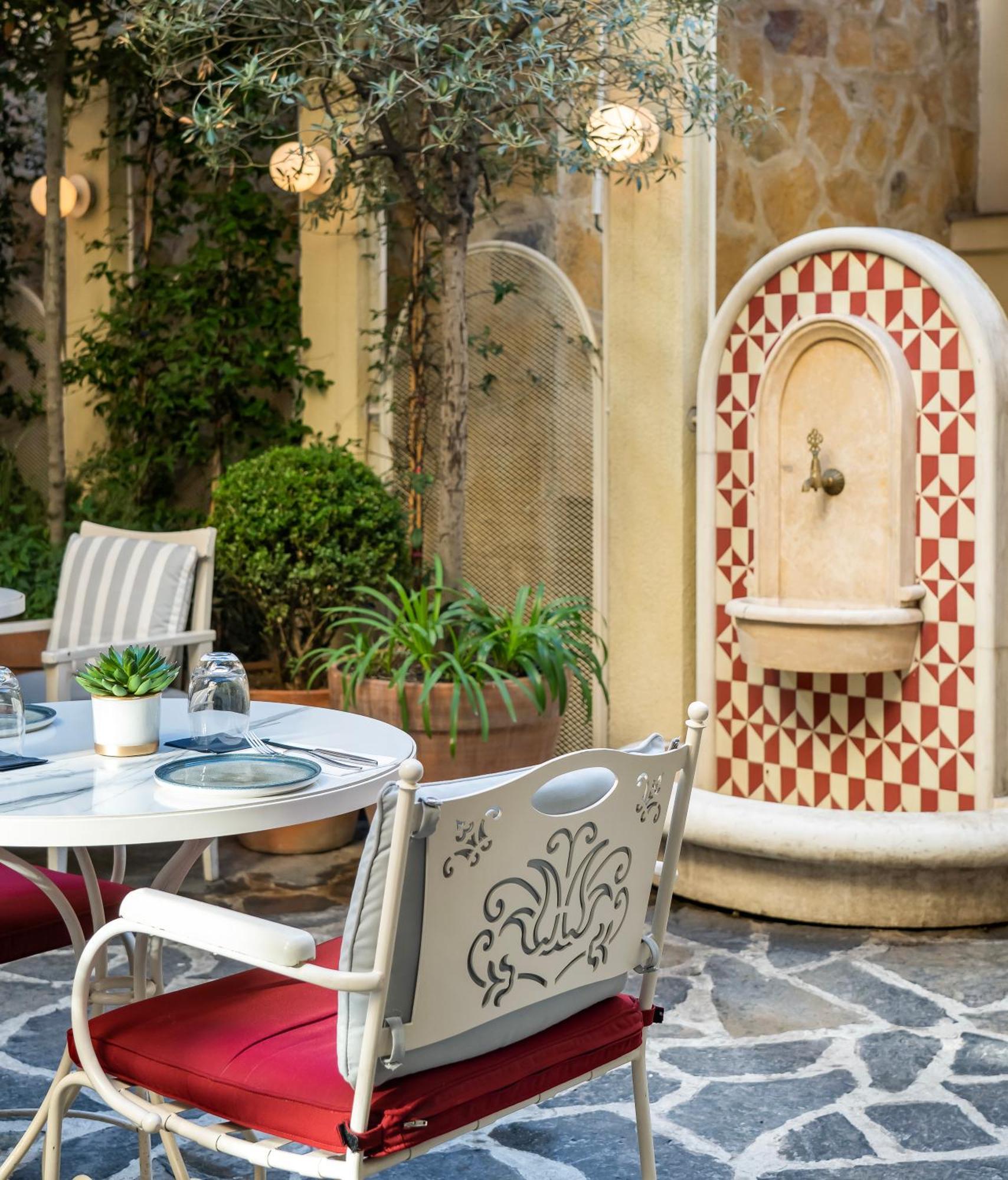 Ecole St. Pierre Hotel Istanbul Bagian luar foto