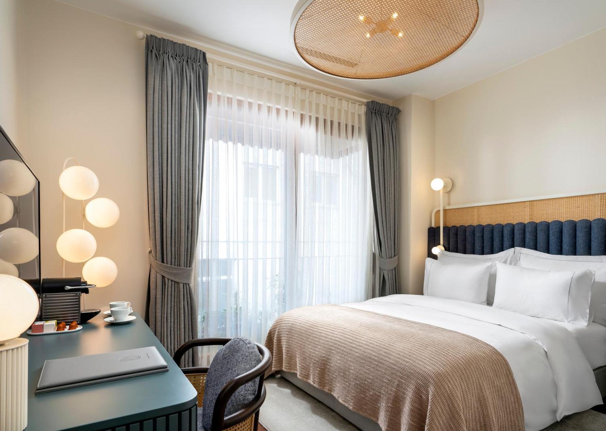 Ecole St. Pierre Hotel Istanbul Bagian luar foto