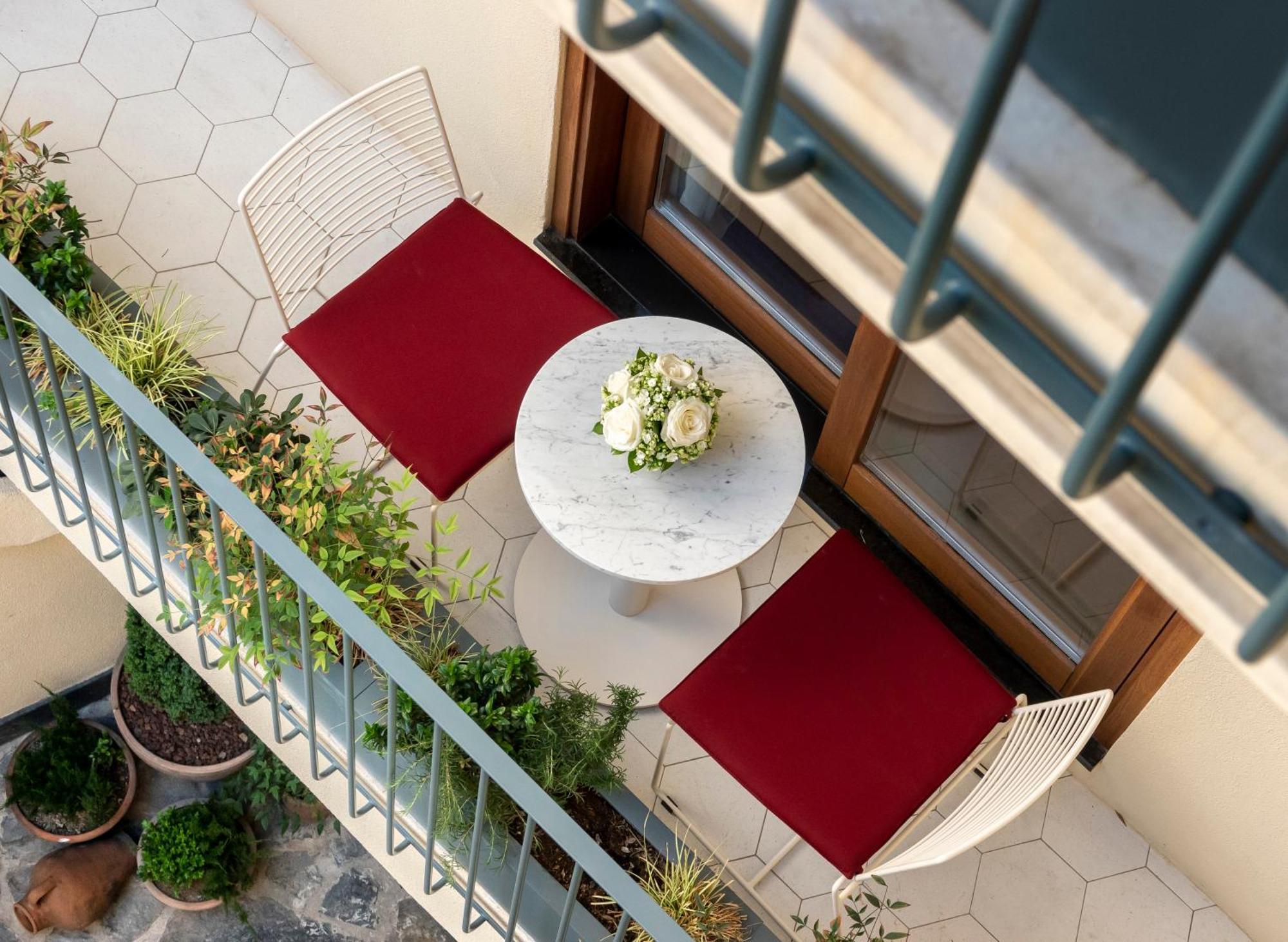 Ecole St. Pierre Hotel Istanbul Bagian luar foto