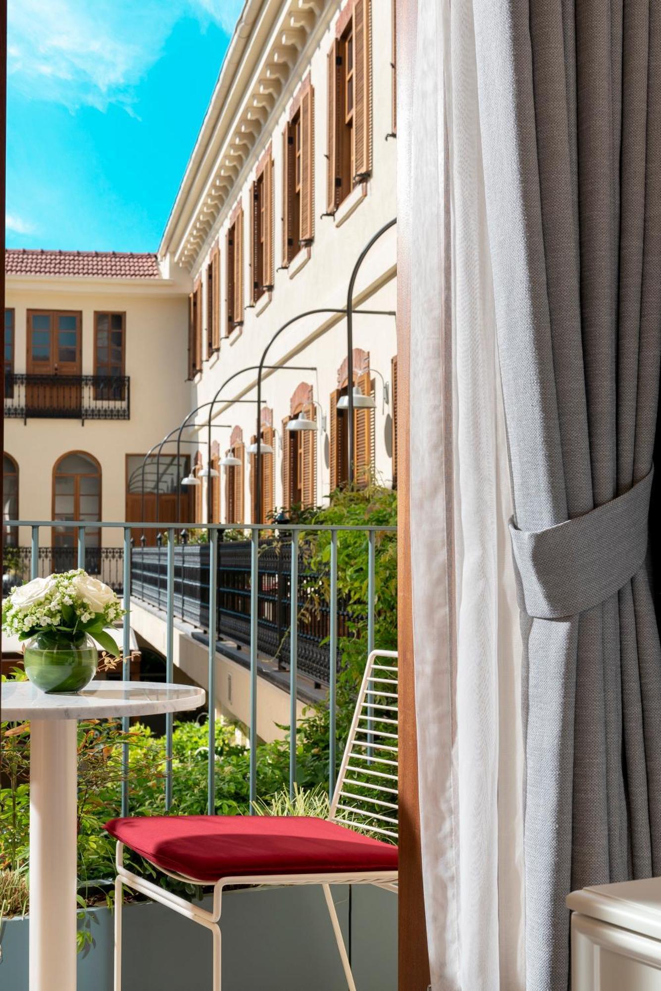 Ecole St. Pierre Hotel Istanbul Bagian luar foto