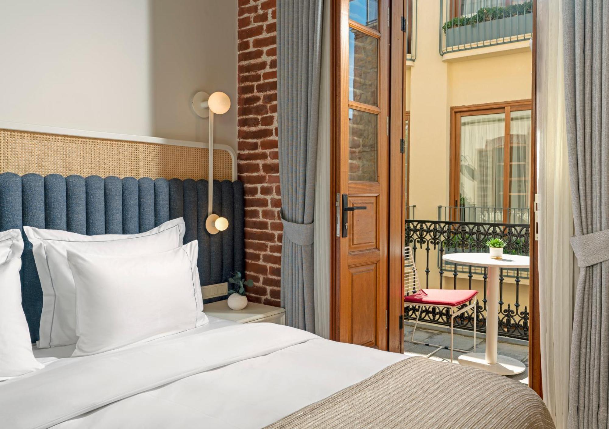 Ecole St. Pierre Hotel Istanbul Bagian luar foto