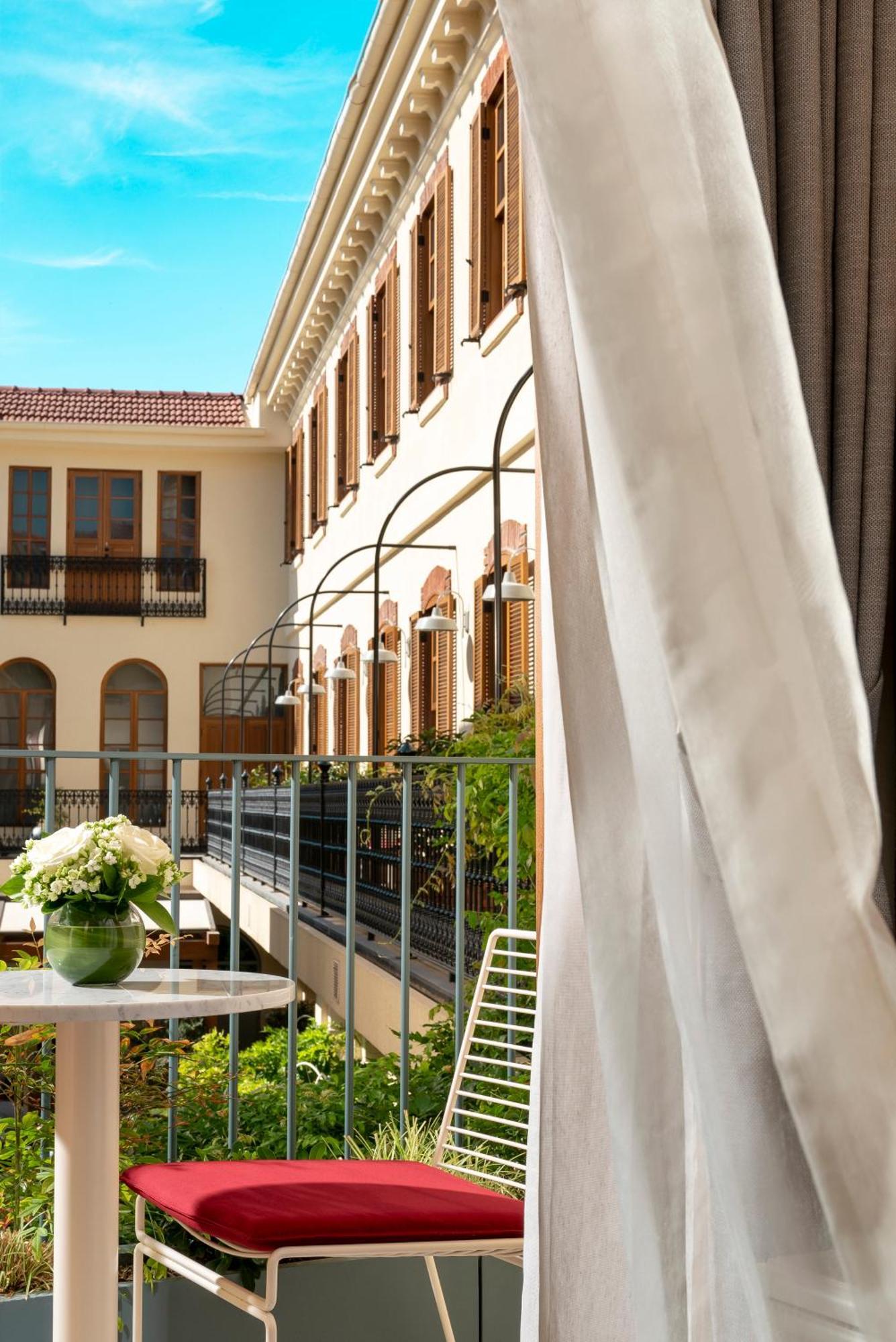 Ecole St. Pierre Hotel Istanbul Bagian luar foto