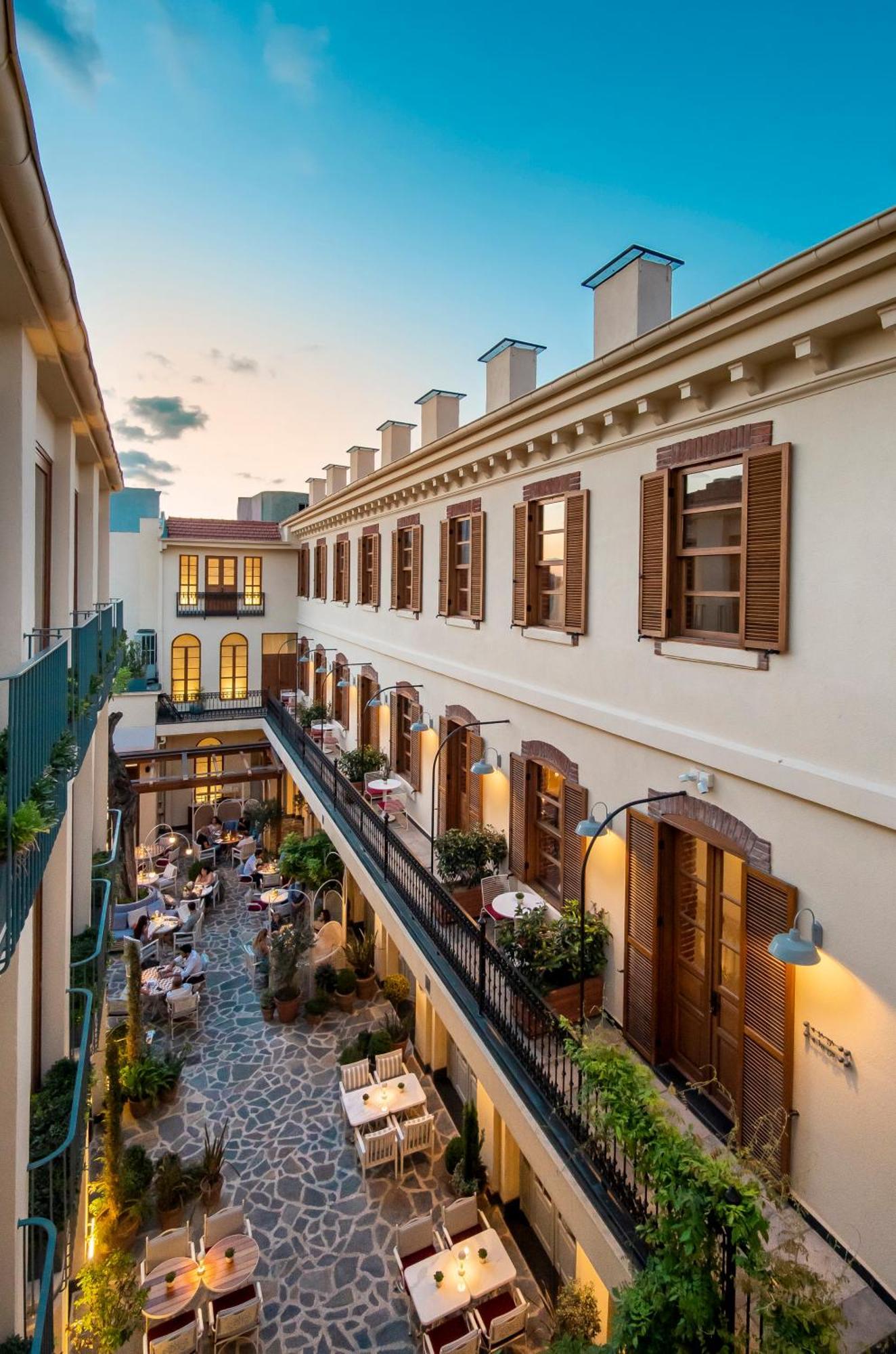 Ecole St. Pierre Hotel Istanbul Bagian luar foto